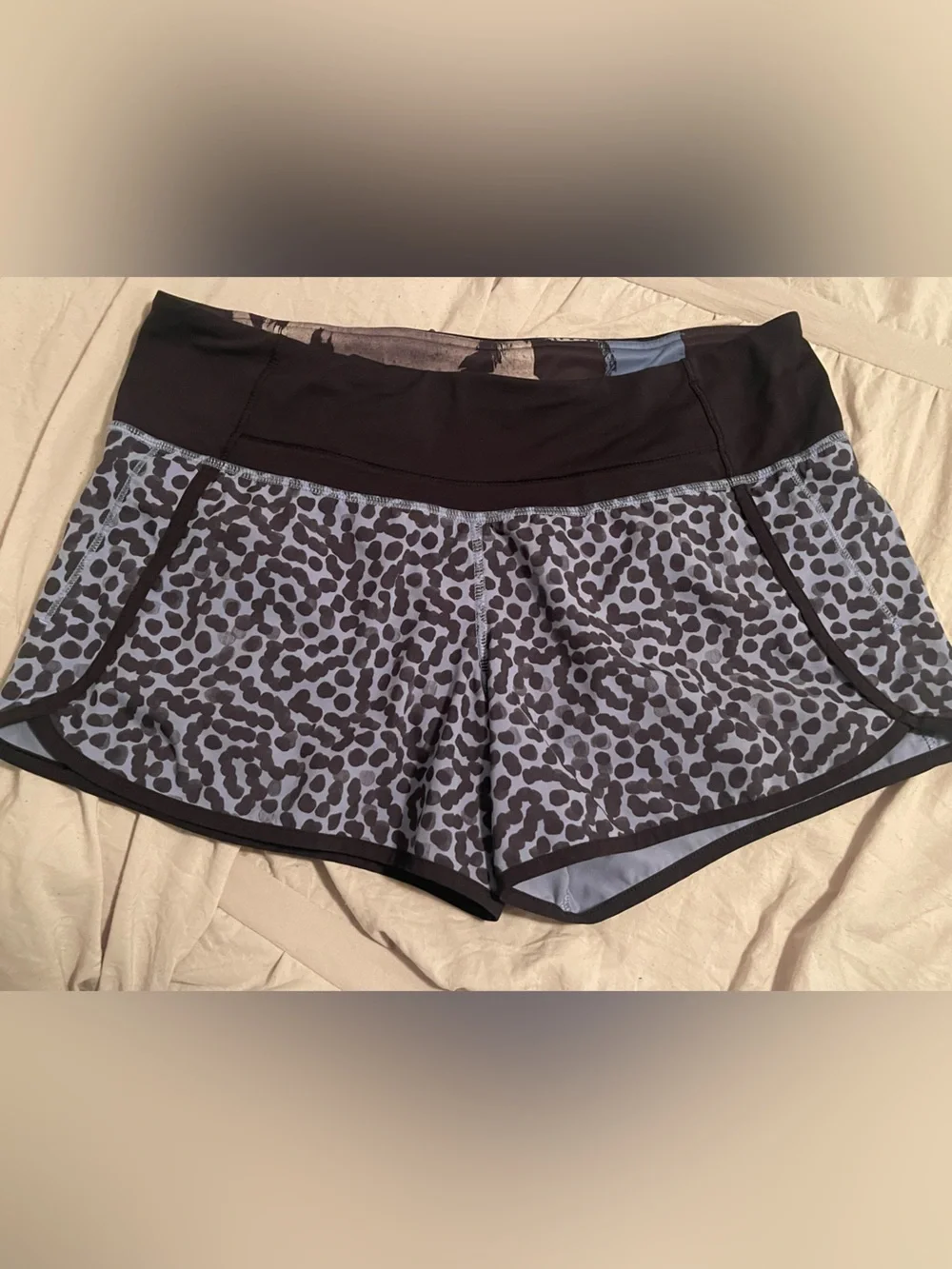 Lululemon Run Time Shorts Ace Spot Lullaby Black Blue Cheetah 4” Size 4